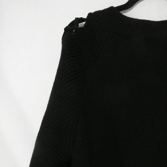 SHEIN CURVE | 1X | Black Knit V-Neck Sweater | Full Lace-Up Sleeves - Picture 10 of 16